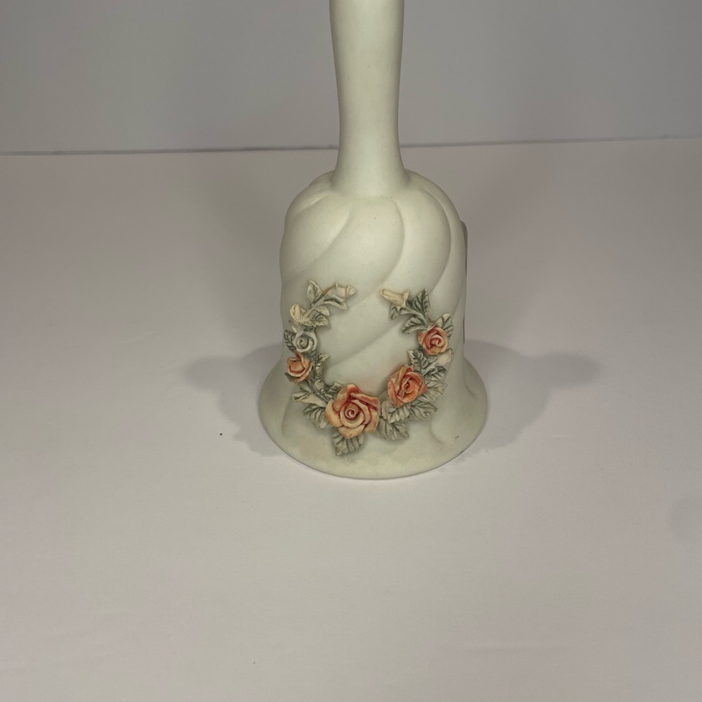 Vintage Elegant Floral Ceramic Bell Floral Details
